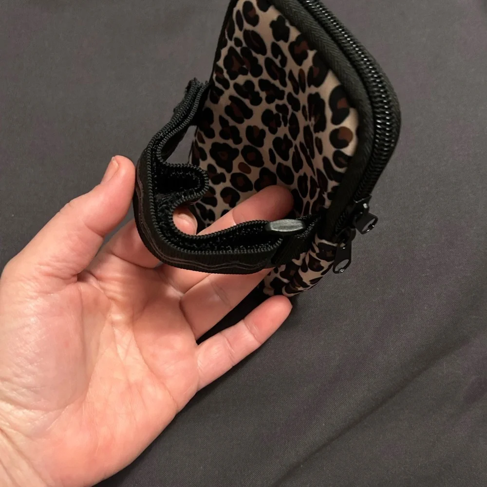 Water bottle pouch